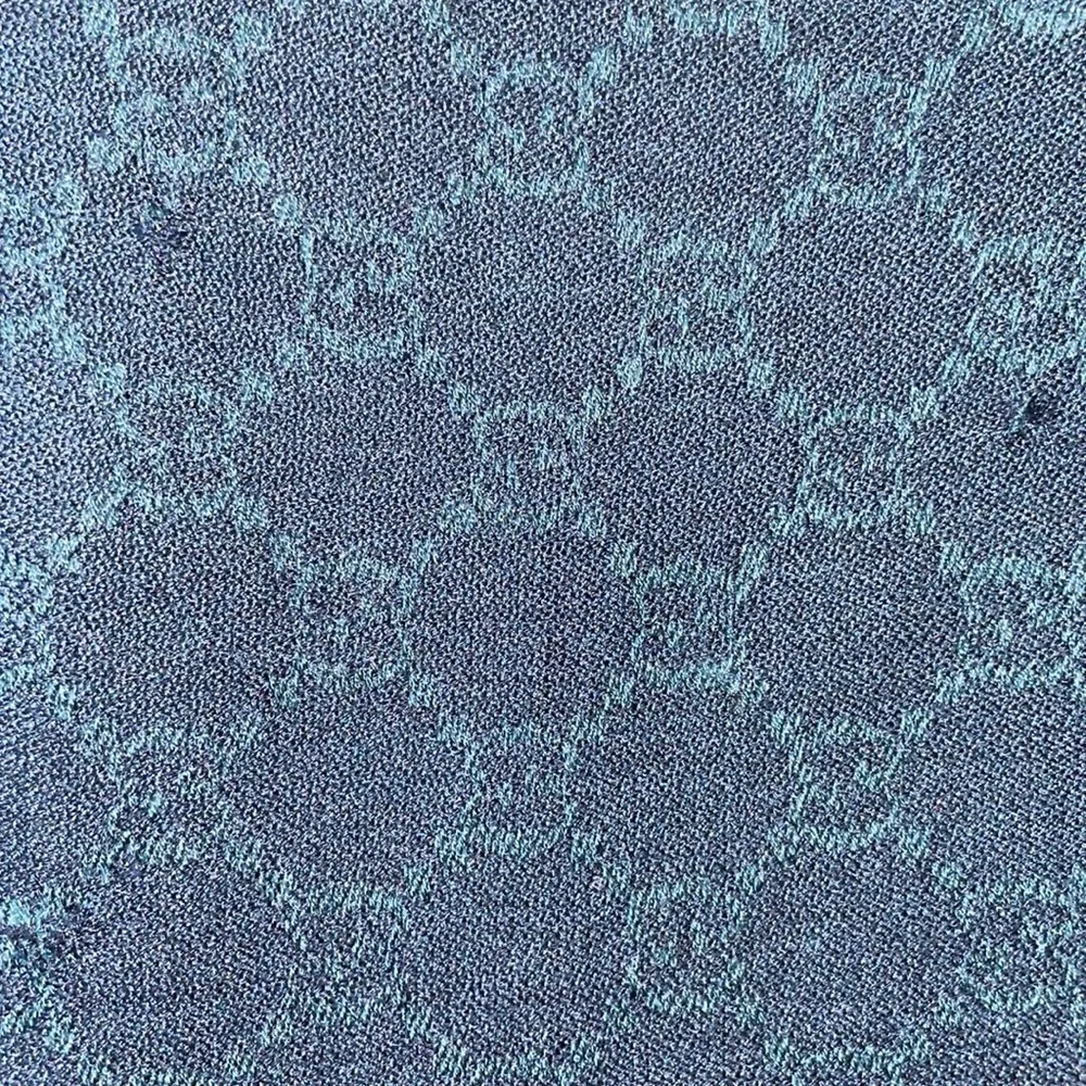 Authentic gucci scarf (unisex)